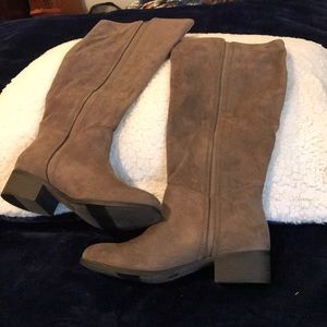 Suede boots